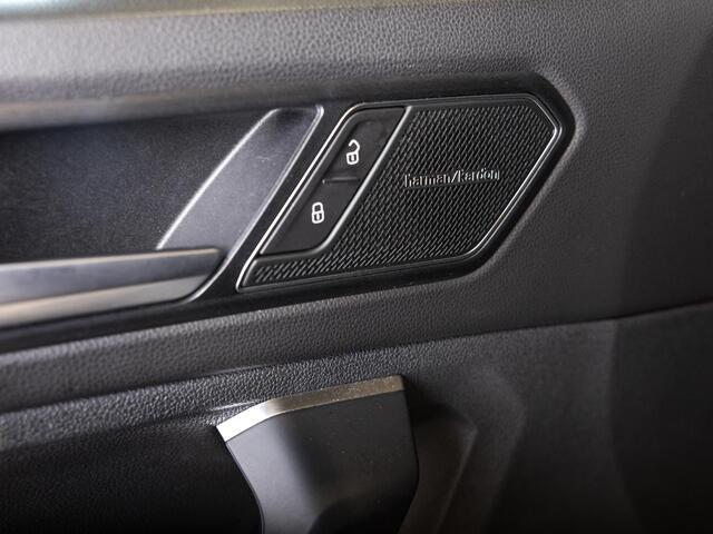 Volkswagen TIGUAN 1.5 TSI Sport Urban / 150pk / Trekhaak / Achteruitrij camera / Harman Kardon / Head-Up display /