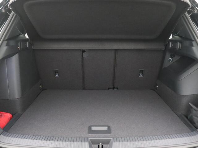 Volkswagen TIGUAN 1.5 eHybrid Life Edition 204PK DSG Panoramadak, Trekhaak, 360gr. Camera, Zwarte hemelbekleding, 18" LM Velgen, Navi via Apple Carplay/Android Auto, Keyless, Elektr. Achterklep, Side Assist