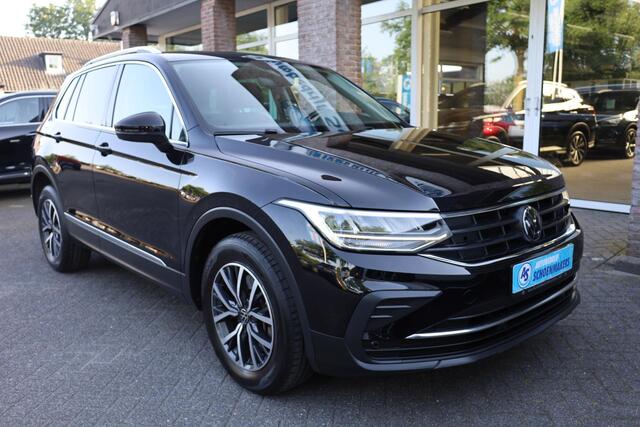 Volkswagen TIGUAN 1.4 eHybrid Life Edition TREKHAAK-ELEK. CAMERA STUUR/STOELVERWARMING ELEK.LAADKLEP SFEERVERLICHTING CARPLAY NAVI DAB ENZ!