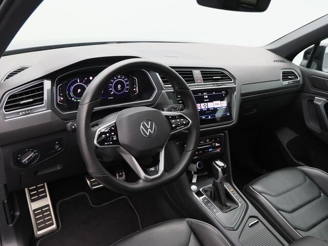 Volkswagen TIGUAN 1.4 TSi eHybrid 245 Pk Automaat R-Line Business+ | Black Style | Trekhaak | Panoramadak | 360 Camera | Head UP | Leer | Adaptive Cruise | 19 Inch | 79.126 Km !!
