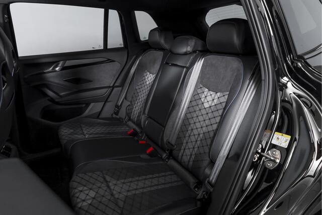 Volkswagen TIGUAN 1.5 eHybrid R-Line Edition 272 PK | Black Style | 15 inch Navi | Elek. Trekhaak | IQ Light | S/K-Panodak | Dig. Cockpit | Adapt. Cruise | Stoel-+Stuurverw. | 360 Camera | NAV + App. Connect | ECC | Elek. Klep | LM 20" | 3819