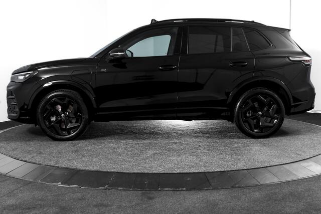 Volkswagen TIGUAN 1.5 eHybrid 272 PK R-Line | Black Style | S/K-panodak | Adapt. Cruise | Stoel-+stuurverw. | App. Connect | Camera | LM 19" | 3777