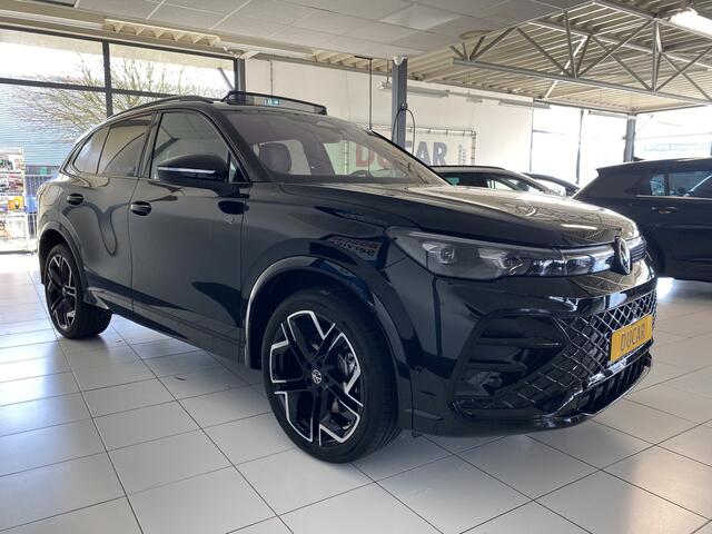 Volkswagen TIGUAN 1.5 eHybrid R-Line Edition 272 PK Full Option, Panoramadak , Headup , Dynamic Light, Trekhaak, Leer , Massage stoelen