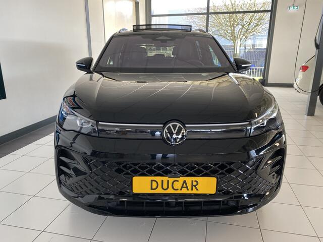 Volkswagen TIGUAN 1.5 eHybrid R-Line Edition 272 PK Full Option, Panoramadak , Headup , Dynamic Light, Trekhaak, Leer , Massage stoelen