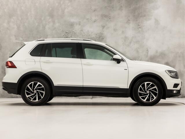 Volkswagen TIGUAN 1.5 TSI Highline Sport 150Pk Automaat (PANORAMADAK, GROOT NAVI, CLIMATE, STOELVERWARMING, SPORTSTOELEN, PARKEERSENSOREN, ADAPTIVE CRUISE, NIEUWSTAAT)