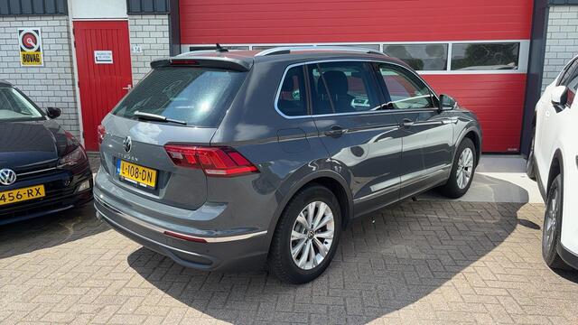 Volkswagen TIGUAN 1.5 TSI Life Business FULL LED / KEYLESS / STOELVERW / STUURVERW / CARPLAY / NAVI / CLIMA / PDC / ACC / NL-AUTO