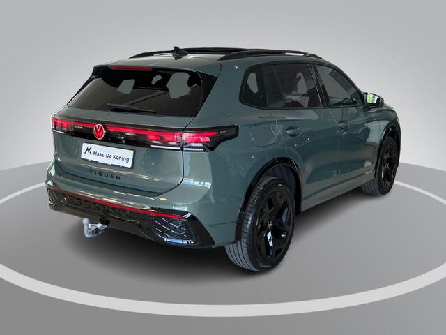 Volkswagen TIGUAN 1.5eHybrid 150kW/204PK R-Line Black Style DSG · Panoramadak · Leder · Trekhaak · Harman Kardon · Garantie t/m 25-09-2030 of 100000km