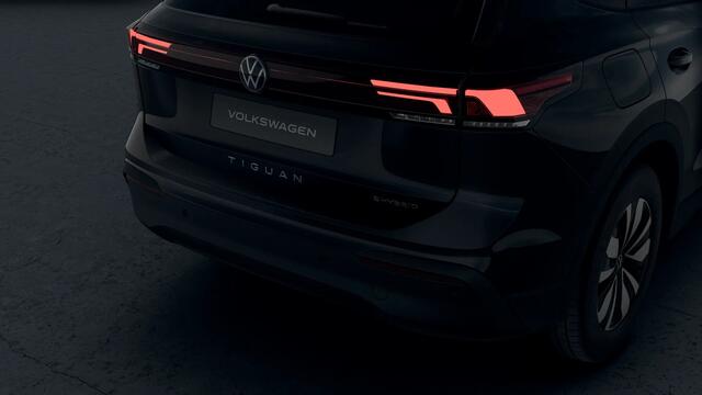 Volkswagen TIGUAN Limited Edition | 30,5 cm display met 2D en 3D weergave | Automatische afstandsregeling (Adaptive Cruise Control) | Diefstalalarm