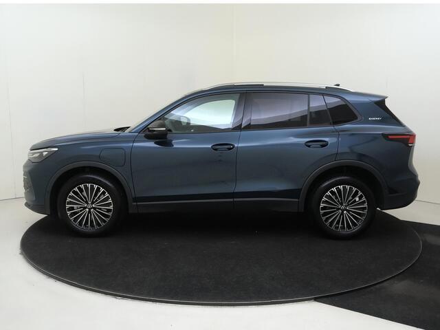 Volkswagen TIGUAN 1.5 eHybrid Life | SoH 98% | Panoramadak | Trekhaak | 360 camera | Adaptieve demping | Parkeerassistent | Dodehoek detectie | Stoel- en stuurwielverwarming |