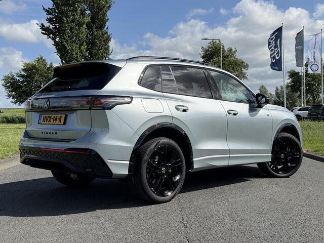 Volkswagen TIGUAN 1.5 eHybrid R-Line Edition | Matrix LED | Panoramadak | 360 camera | Trekhaak | Lederen bekleding | Apple Carplay/Android Auto | Memory stoelen |