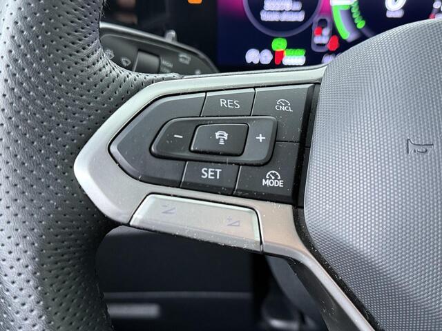 Volkswagen TIGUAN 1.5 eHybrid R-Line Edition | SoH 100% | Trekhaak wegklapbaar | Adaptive Cruise Control | Panoramadak | 360 graden camera | Head-up Display | Massagestoelen |