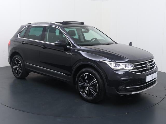 Volkswagen TIGUAN 1.4 TSI eHybrid Elegance | SoH 94 % | 245 PK | Trekhaak wegklapbaar | Adaptive Cruise Control | Panoramadak | 360 graden camera | Volleder | Matrix LED |