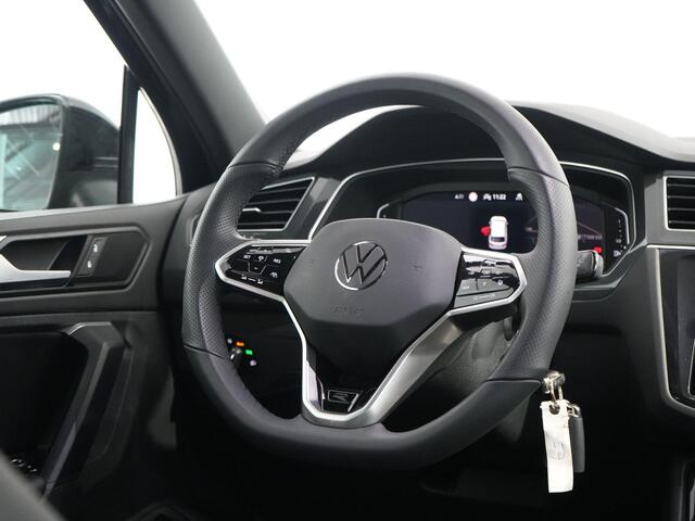 Volkswagen TIGUAN 1.4 TSI eHybrid R-Line Business+ | Black style | Trekhaak | Virtual | Winterpakket | ACC | Dodehoeksensor |