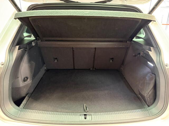 Volkswagen TIGUAN 1.4 TSI eHybrid R-Line | Panoramadak | 360 Camera | Lederen bekleding |