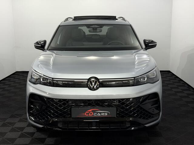 Volkswagen TIGUAN 1.5 eHybrid R-Line Edition Plug-in Panoramadak, 360 Camera, Trekhaak, Leder, Head-up display, Elektrische achterklep, Winterpakket, Memory stoelen, 2 jaar garantie