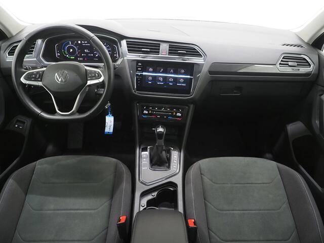 Volkswagen TIGUAN 1.4 TSI eHybrid Elegance | Panoramadak | Trekhaak | Dodehoek | Adaptive Cruise | Virtual | Matrix | Carplay