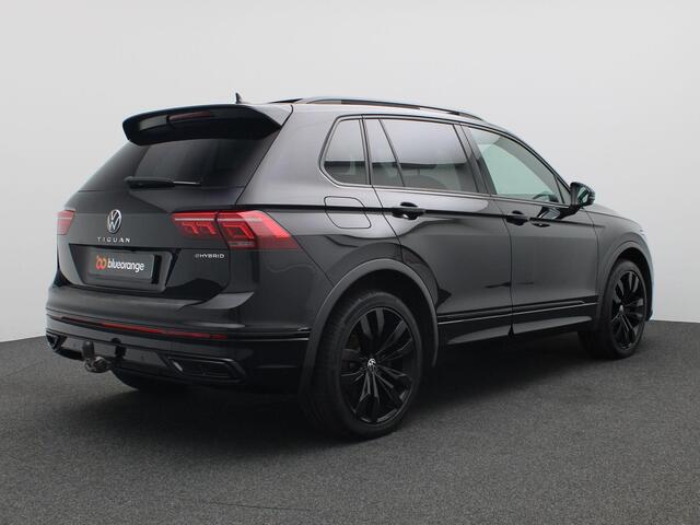 Volkswagen TIGUAN 1.4 TSI eHybrid R-Line Business+ Panoramadak, Trekhaak, Achteruitrijcamera, Black Style, Leder, Memorystoelen, Head-Up Display, Matrix-LED Verlichting, Elektr. Achterklep, Keyless, 20" LM Velgen