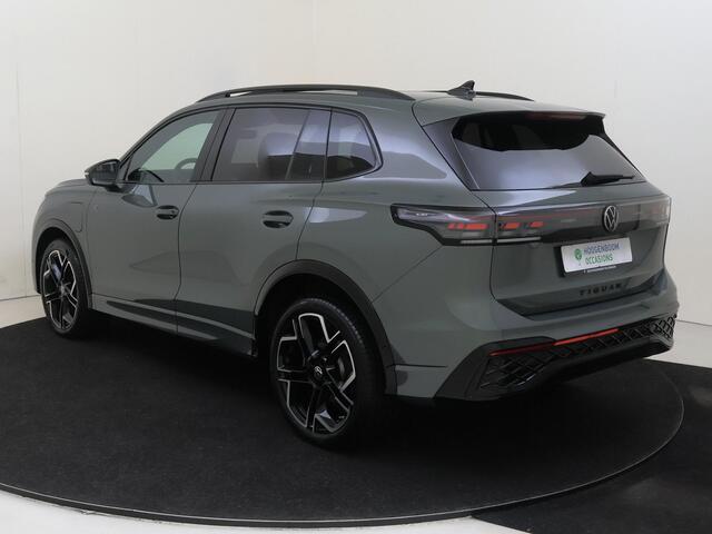Volkswagen TIGUAN 1.5 eHybrid R-Line Edition | SoH 100% | Panoramadak | Lederen bekleding 'Varenna' | Trekhaak | Adaptieve demping | Head-up display | Harman/kardon | Stoelventilatie voor |