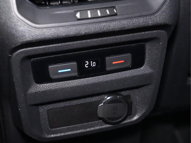 Volkswagen TIGUAN 1.5 150pk DSG TSI Elegance Trekhaak wegklapbaar Navigatie AchteruitriJCAMERA 226