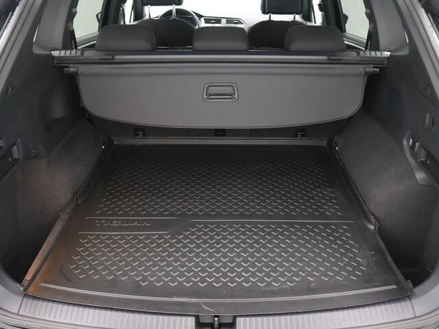 Volkswagen TIGUAN Allspace 1.5 TSI R-line Highline Business 150PK DSG Trekhaak, Achteruitrijcamera, 19" LM Velgen, Clima, Adaptieve Cruise Control