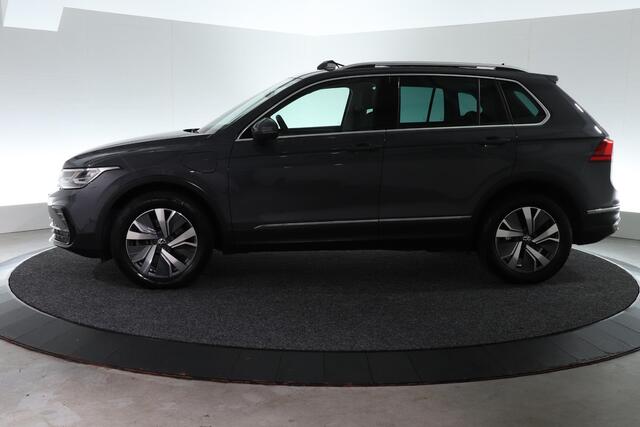 Volkswagen TIGUAN 1.4 TSI eHybrid R-Line Business+ | CARPLAY | TREKHAAK | SCHUIF-KANTEL DAK |
