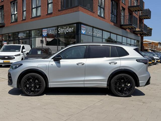 Volkswagen TIGUAN 1.5 eHybrid R-Line Edition 272PK | Black Style | Panoramadak | Trekhaak