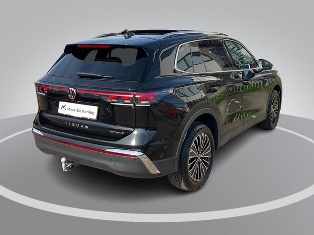 Volkswagen TIGUAN 1.5eHybrid 150kW/204PK Elegance · Panoramadak · Trekhaak · Massagefunctie · Apple/Android Car Play · Garantie t/m 07-09-2030 of 100000km.