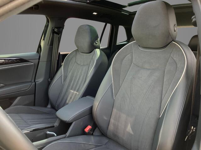 Volkswagen TIGUAN 1.5eHybrid 150kW/204PK Elegance · Panoramadak · Trekhaak · Massagefunctie · Apple/Android Car Play · Garantie t/m 07-09-2030 of 100000km.