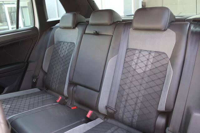 Volkswagen TIGUAN 1.5 TSI R-Line | Panorama | Trekhaak | Matrix LED