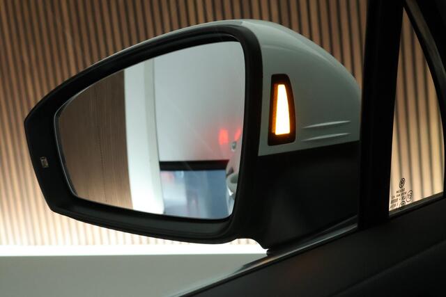Volkswagen TIGUAN 1.4 TSI 245pk eHybrid R-Line Trekhaak Camera Panoramadak Virtual Cockpit Navigatie