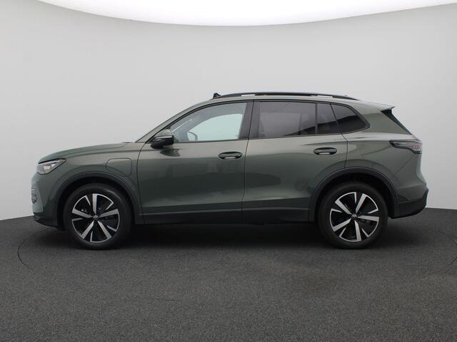 Volkswagen TIGUAN 1.5 eHybrid Life Edition 204PK DSG Panoramadak, Trekhaak, 360gr. Camera, Donkere Hemelbekleding, Navi via Apple Carplay/Android Auto, 19" LM Velgen, Keyless, Elektr. Achterklep