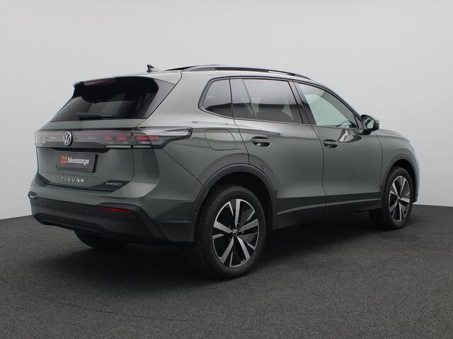 Volkswagen TIGUAN 1.5 eHybrid Life Edition 204PK DSG Panoramadak, Trekhaak, 360gr. Camera, Donkere Hemelbekleding, Navi via Apple Carplay/Android Auto, 19" LM Velgen, Keyless, Elektr. Achterklep