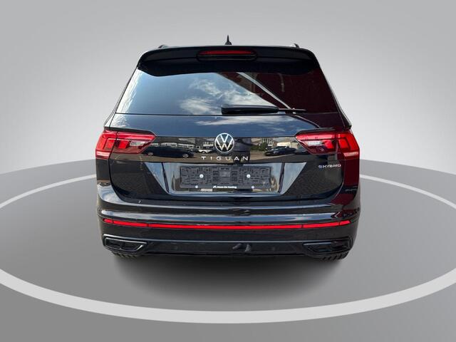 Volkswagen TIGUAN 1.4 TSI 245pk DSG eHybrid R-Line Business · Camera · Stuur- & Stoelverwarming · Dodehoeksensor · Parkeer Assistent · Elek. Achterklep · 19"Velgen ·