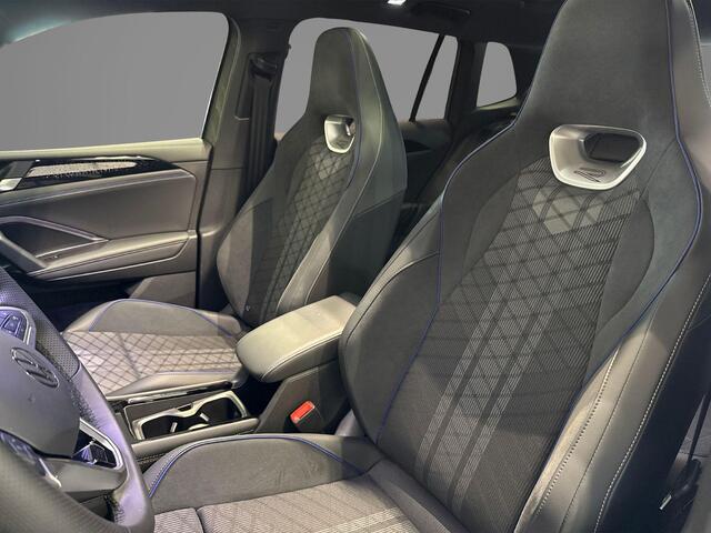 Volkswagen TIGUAN 1.5 eHybrid 272pk DSG R-Line Edition · Panoramadak · 360 Camera · Harman Kardon Audio · Inklap. Trekhaak · Matrix LED · Head-Up Display · Keyless · Garantie t/m 19-11-2030 of 100.000km
