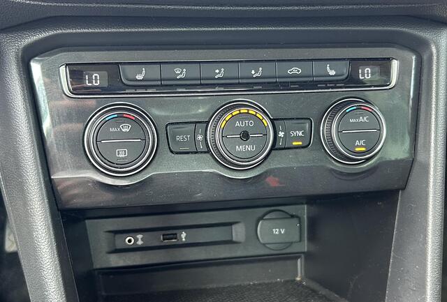 Volkswagen TIGUAN 1.4 TSI ACT R-Line Business R 150PK | AUTOMAAT | Elektrische Trekhaak | Adaptive Cruise Control | Navigatie | Parkeersensoren | 19 inch | Stoelverwarming | Climate Control | APK tot 14-03-2027 | 2 Sleutels |