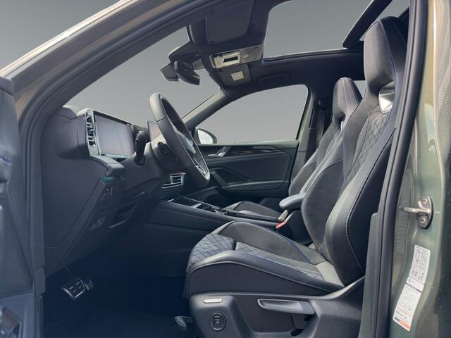 Volkswagen TIGUAN 1.5 272pk eHybrid R-Line Edition Panoramaschuif-kanteldak | Voorstoelen verwarmbaar | 360 graden camera 'Area View'