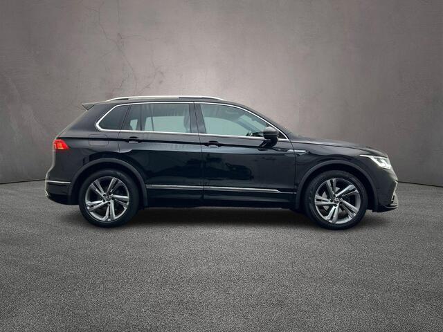 Volkswagen TIGUAN R-Line Business 1.5 TSI 150pk DSG Automaat Trekhaak, Panoramadak, Lederen bekleding, Adaptive cruise control, Elektrische achterklep, LED matrix koplampen