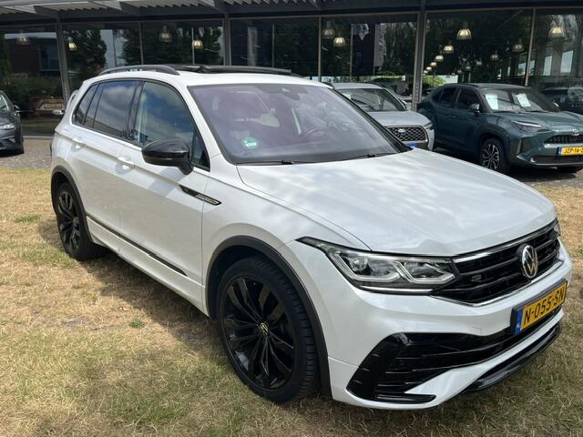 Volkswagen TIGUAN 1.5 TSI R-Line Business+ Pano Dak | 19 Inch | Blackstyle | 1e eig. | Stoelverwarm. |