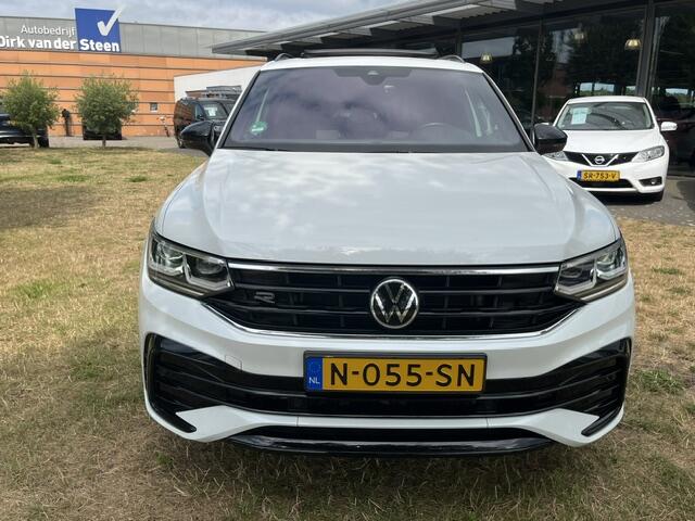 Volkswagen TIGUAN 1.5 TSI R-Line Business+ Pano Dak | 19 Inch | Blackstyle | 1e eig. | Stoelverwarm. |