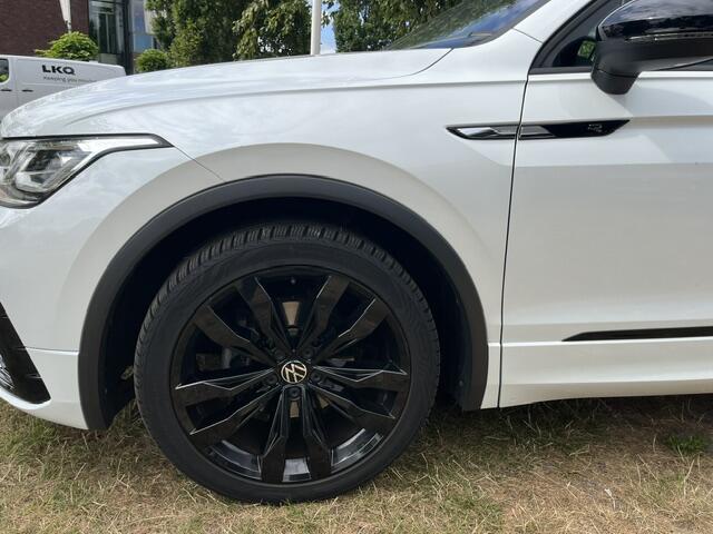 Volkswagen TIGUAN 1.5 TSI R-Line Business+ Pano Dak | 19 Inch | Blackstyle | 1e eig. | Stoelverwarm. |