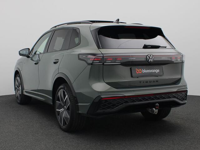 Volkswagen TIGUAN 1.5 eHybrid R-Line Edition 272PK DSG SOH 100%, Panoramadak, Trekhaak, Black Style, 20" LM Velgen, Elektr. Achterklep, Sport-comfortstoelen