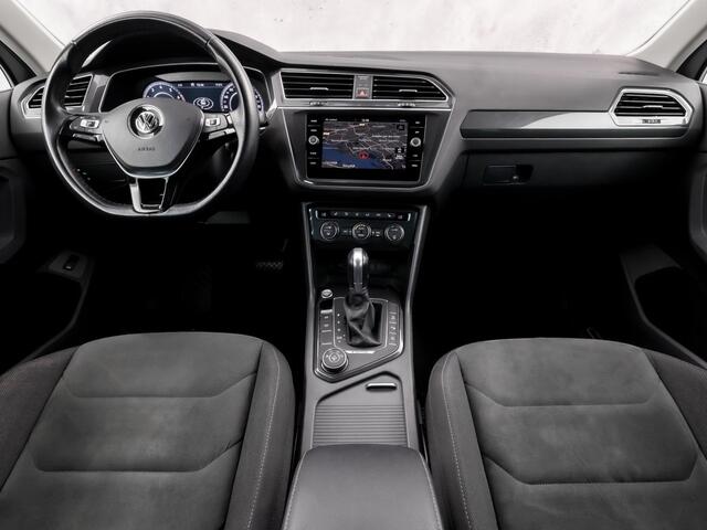 Volkswagen TIGUAN 1.4 TSI 4Motion R-Line Sport 150Pk Automaat (VIRTUAL COCKPIT, APPLE CARPLAY, GROOT NAVI, 360 CAMERA, ALCANTARA, KEYLESS, SPORTSTOELEN, STOELVERWARMING, GETINT GLAS, ELEK ACHTERKLEP, NIEUWSTAAT)