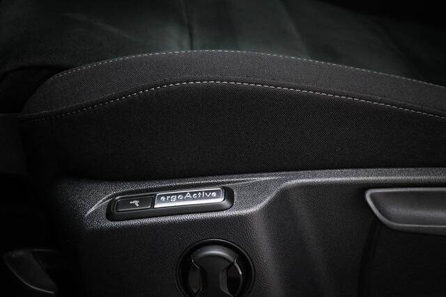 Volkswagen TIGUAN 1.4 TSI Comfortline Business R | PANORAMADAK | MASSAGE | STOELVERWARMING | DAB | CAMERA