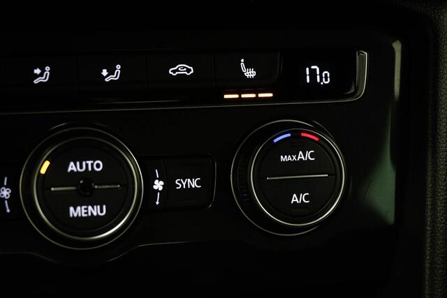 Volkswagen TIGUAN 1.4 TSI Comfortline Business R | PANORAMADAK | MASSAGE | STOELVERWARMING | DAB | CAMERA