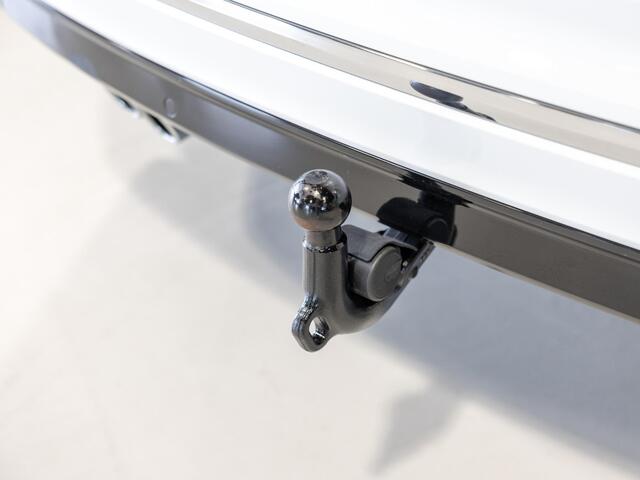 Volkswagen TIGUAN 1.5 TSI ACT R-Line Highline / 150pk / Panorama dak / Trekhaak / NAP / Stoelverwarming / Voorruit verwarming /