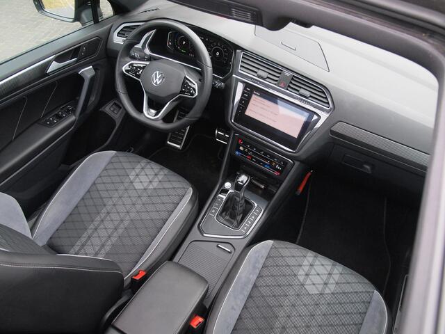 Volkswagen TIGUAN 1.4 TSI eHybrid R-Line Business | NL-Auto | Panoramadak | Trekhaak | 360 Camera | Sfeerverlichting | ACC |