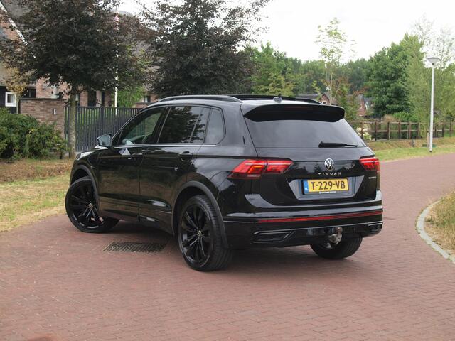 Volkswagen TIGUAN 1.4 TSI eHybrid R-Line Business | NL-Auto | Panoramadak | Trekhaak | 360 Camera | Sfeerverlichting | ACC |