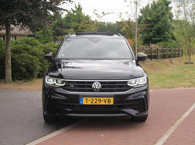 Volkswagen TIGUAN 1.4 TSI eHybrid R-Line Business | NL-Auto | Panoramadak | Trekhaak | 360 Camera | Sfeerverlichting | ACC |