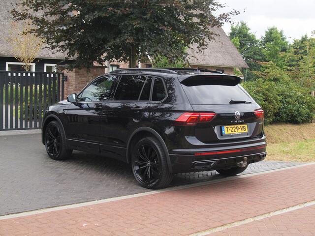 Volkswagen TIGUAN 1.4 TSI eHybrid R-Line Business | NL-Auto | Panoramadak | Trekhaak | 360 Camera | Sfeerverlichting | ACC |