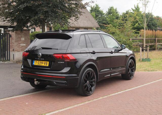 Volkswagen TIGUAN 1.4 TSI eHybrid R-Line Business | NL-Auto | Panoramadak | Trekhaak | 360 Camera | Sfeerverlichting | ACC |